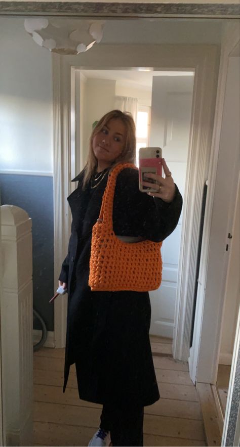 Autumn Outfit Inspo, Crochet Wallet, Stylish Crochet, Crochet Business, Bag Designs, Yarn Bag, Crochet Handbags Patterns, Knitting Bags, Pattern Ideas