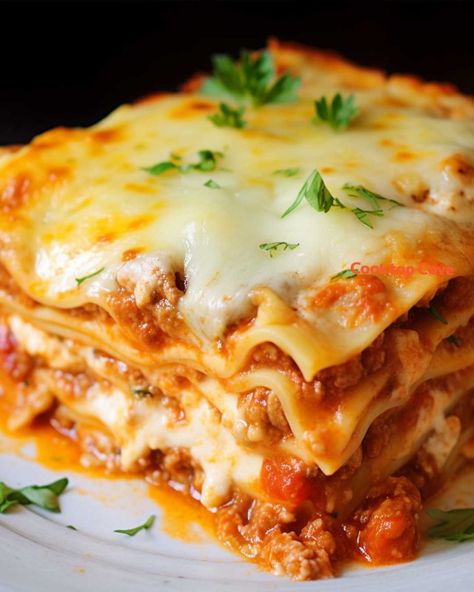 American Meals, Fried Milk, Italian Cookbook, Best Sausage, Lasagne Recipes, Ground Sirloin, Homemade Lasagna, Carbonara Recipe, Classic Italian Dishes