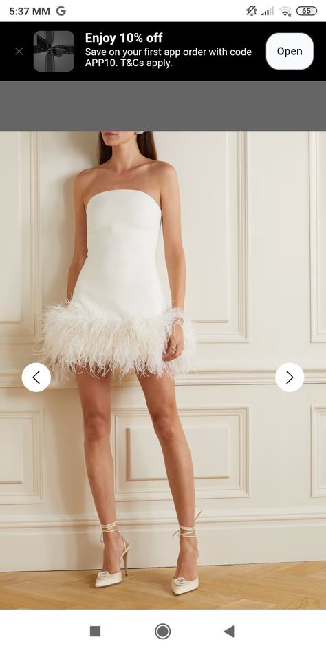 Reception Dress With Feathers, White Feather Dress, Wedding Dress Outfit, Top Wedding Dresses, Feather Dress, White Feathers, Reception Dress, Looks Chic, Short Wedding Dress