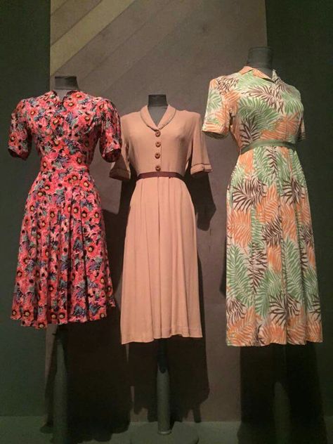 1940s dresses day floral dress pink peach green red short sleeves 1940’s Dress, 1940's Dresses, 1940s Floral Vintage Dresses, 1940s Long Sleeve Dress, 1940s Floral Dress, Pink 1940s Dress, Forties Fashion, 1940s Shirtwaist Dress, Vestidos Retro