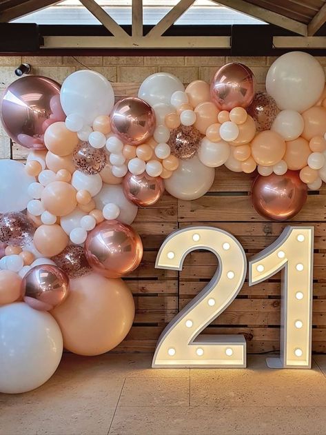 21st Birthday Party Decor, 21st Birthday Diy, 21st Party Decorations, 21st Birthday Themes, 21st Birthday Balloons, 21st Birthday Girl, 18th Birthday Decorations, 21st Bday Ideas, Simple Birthday Decorations