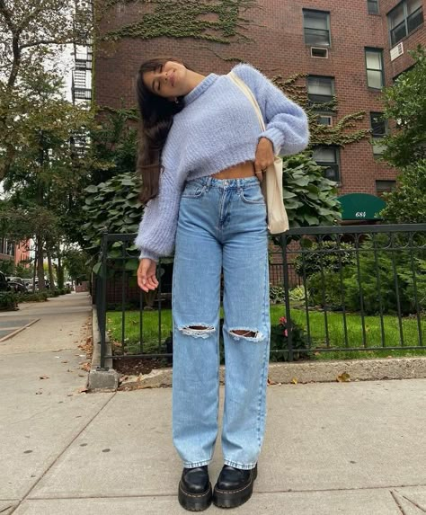 Jeans And Loafers Outfit, Lani Pliopa, Model Streetwear, Jacket Outfit Women, Jeans Outfit Winter, Fashion For Petite Women, Everyday Fashion Outfits, Create Outfits, Outfit Inspo Fall