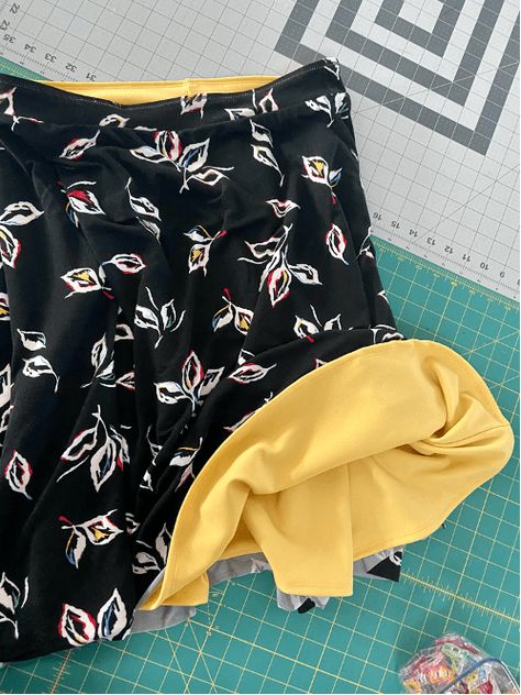 Reversible Skirt Pattern, Travel For Work, Reversible Skirt, How To Make Skirt, Athletic Skirt, Yellow Skirt, Work Skirts, The Bomb, Black Thread