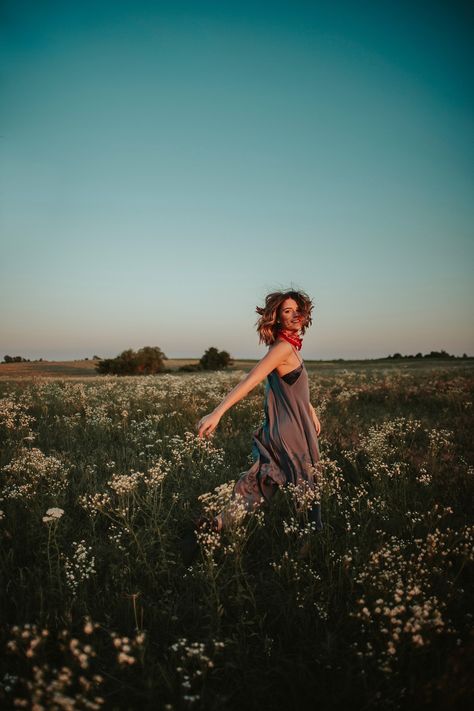 Running Through Field Aesthetic, Looking Back Pose, Gigi Photoshoot, Running In A Flower Field Aesthetic, Running In Flower Field, Laying In Wildflowers, Running In A Field, Person Sitting In Flower Field, Cottagecore Running In Field