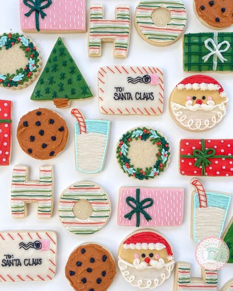 Christmas Sugar Cookie Buttercream, Christmas Buttercream Cookies, Buttercream Christmas Cookies, Christmas Buttercream, Buttercream Sugar Cookies, Cookie Squares, Decorated Desserts, Creative Christmas Cookies, Buttercream Cookies