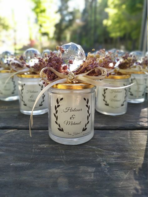 Classy Wedding Favors, Luxury Wedding Gifts, Candle Favor, Quinceañera Ideas, Wedding Favours Luxury, Candle Wedding Gift, Candle Party Favors, Bulk Wedding Favors, Elegant Candle