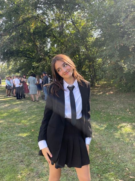 British School Uniform Aesthetic Girl, School Uniform Outfits Pants, School Uniform Aesthetic Girl, Skirt Outfits School, Uniform Outfits School, School Skirt Outfits, School Outfits Uniform, Black School Uniform, Private School Uniforms