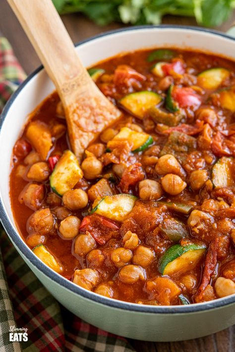 Vegetable Chilli Recipe, Vegetable Chilli, Vegetarian Chilli, Vegan Chilli, Sw Recipes, Chickpea Chili, Vegetable Chili, Dinner Vegetarian, Vegetarian Chili Recipe