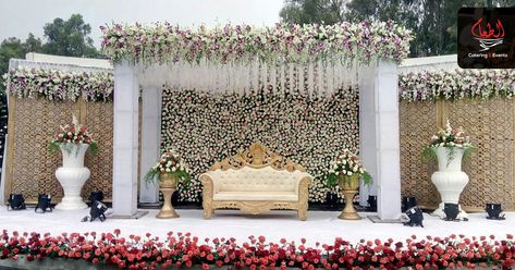 Altuaam helps you find your dream wedding venue! Lahore's leading catering & event planner Altuaam unveils a new blog post with expert tips on choosing the perfect venue for your special day. ✨ Don't miss out - discover how to find the ideal space that reflects your style, fits your budget, and wows your guests! Click the link to read the full post! https://altuaam.com/how-to-choose-your-perfect-wedding-venue/ #weddingplanning #weddingvenue #LahoreWeddings #AltuaamEvents # #weddingday #wedd... Outdoor Reception Stage Decorations, Reception Stage Decor Open Lawn, Outdoor Wedding Stage Ideas, Wedding Stage Backdrop Receptions, Varmala Stage Decor Indoor, Reception Stage Decor Outdoor, Evening Reception Decor, Wedding Stage Design Indian, Grand Wedding Stage Decorations