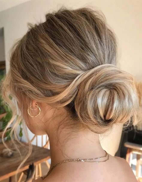 70 Latest Updo Hairstyles for Your Trendy Looks in 2021 : Romantic and sophisticated hair do Bridal Hair Mid Length, Low Updo Hair, Cute Updos For Medium Hair, Cute Updos, Easy Hair Up, Bun With Curls, Short Hair Up, Low Updo, Easy Updo