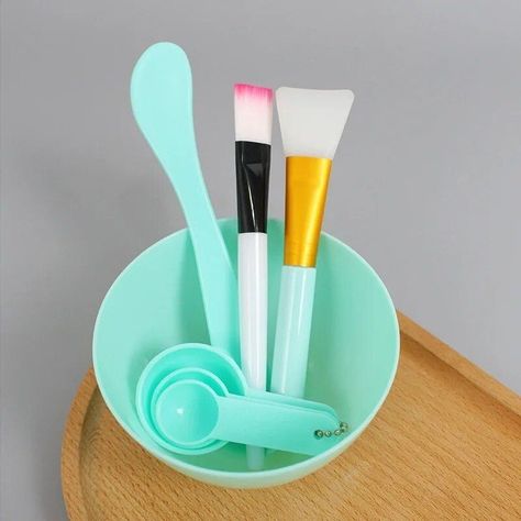 DIY Face Mask Mixing Bowl Set: Essential Beauty & Skin Care Tool Tag a friend who would love this! FAST US Shipping Buy one here ——> https://prehype.shop/diy-face-mask-mixing-bowl-set-essential-beauty-skin-care-tool/ #trendy #onlineshop Mask Bowl, Facial Brush, Mixing Bowl Set, Silicone Bowl, Skin Care Spa, Facial Brushes, Beauty Kit, Diy Bar, Mascara Facial