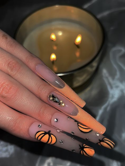 Nails Spooky, Nails With Glitter, Simple Fall Nails, November Nails, Pumpkin Nails, Winter Nails Acrylic, Fall Acrylic Nails, Beauty Make-up, Halloween Style