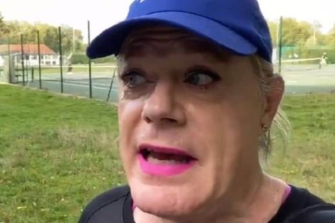 10 Things You Didn’t Know about Eddie Izzard Oceans 13, University Of East Anglia, Moving To Ireland, Eddie Izzard, University Of Sheffield, The Comedian, Famous Comics, Lifetime Achievement Award, Autumn Scenery