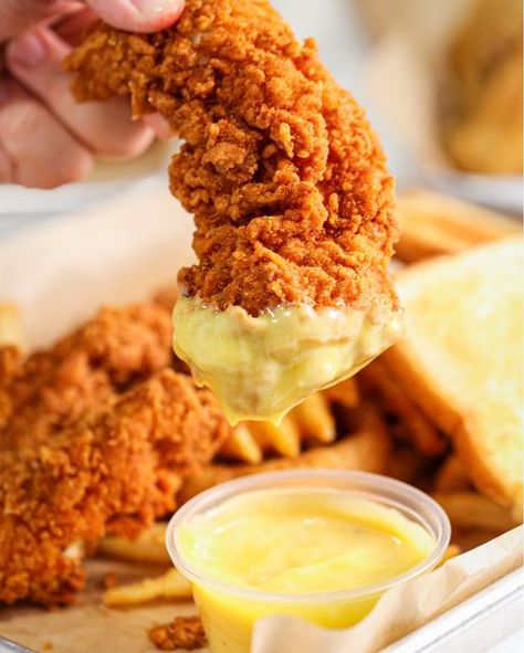 CoCoYo Chicken on Instagram: "Dippity dip our fried chicken tenders in everyone's favorite sauce: honey mustard for the best combo 🤤🍯⠀⠀⠀⠀⠀⠀⠀⠀⠀ ⠀⠀⠀⠀⠀⠀⠀⠀⠀ Wanna try a new sauce this time? Here's our sauce choices: Spicy Chili, Korean Spicy, Spicy Parmesan, Honey Mustard, BBQ, Soy Garlic, Garlic Butter 🔥🔥" Gochujang Sauce Recipe, Korean Fried Chicken Recipe, Fried Chicken Tenders, Gochujang Sauce, Garlic Garlic, Buttermilk Fried Chicken, Spicy Korean, Korean Fried Chicken, Spicy Chili