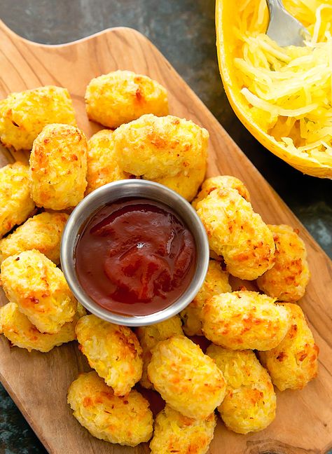 These spaghetti squash tots are a healthier alternative to traditional tater tots and a great way to get an extra dose of vegetables into your diet. Kabocha Squash Recipe, Spaghetti Squash Recipes Healthy, Spaghetti Squash Recipes, Tater Tots, Squash Recipes, Spaghetti Squash, Tater Tot, Vegetable Recipes, Baby Food Recipes