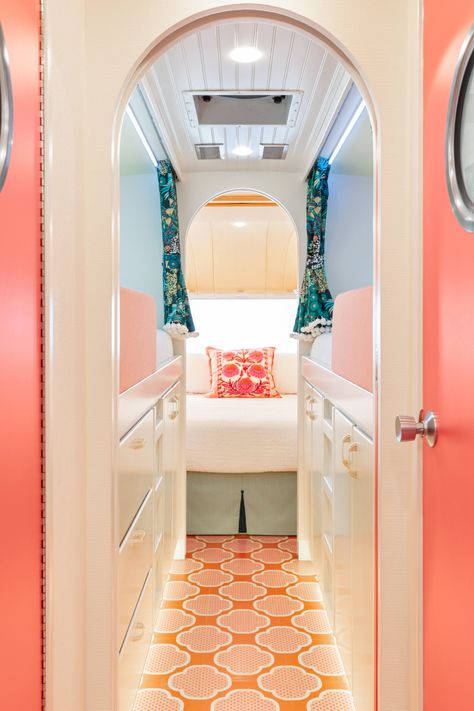 Airstream Living, Airstream Campers, Airstream Remodel, Airstream Interior, Airstream Renovation, Vintage Airstream, Interior Vintage, Airstream Trailers, Camper Renovation