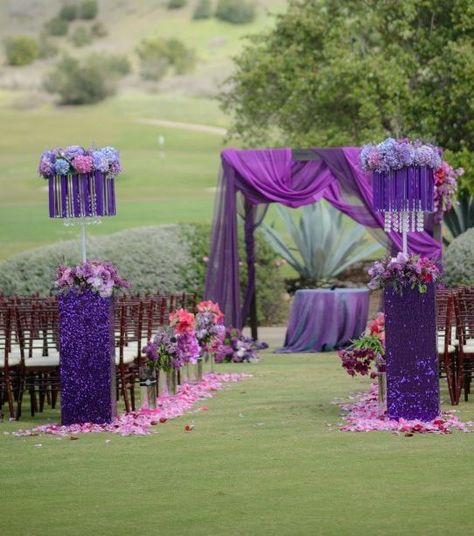 Wedding Ceremony Inspiration Plum Wedding Decorations, Deco Violet, Wedding Ceremony Inspiration, Violet Wedding, Plum Wedding, Purple Wedding Theme, Lilac Wedding, Ceremony Inspiration, Ceremony Decor