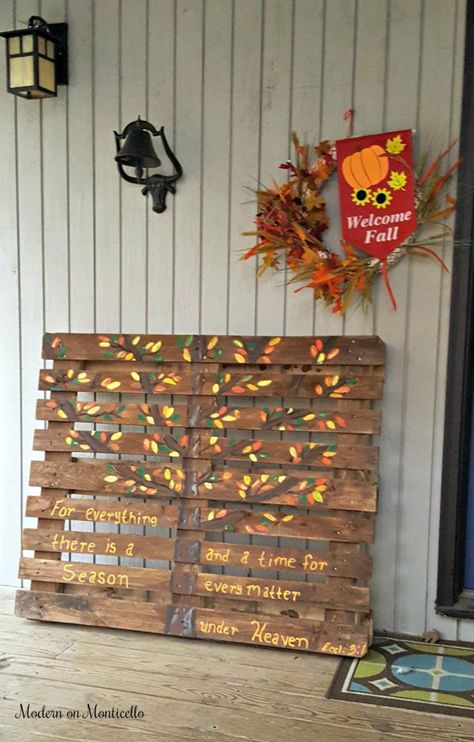 Diy Fall Pallet Signs, Halloween Painted Pallets, Fall Painting On Wood Plank, Fall Wood Art Pallet Signs, Painted Pallet Signs, Fall Barnwood Signs, Outdoor Pallet Projects, Fall Pallets, Pallet Outdoor