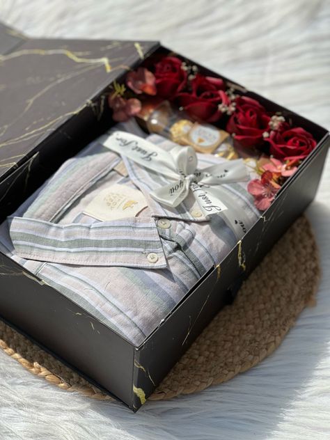 Diwali Gifts For Boyfriend, Shirt Hamper, Engagement Party Decorations Diy, Bday Gift For Boyfriend, Hampers For Men, Hampers Ideas, Hamper Ideas, Diwali Gift Hampers, Happy Birthday Decor