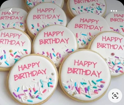 Mini Birthday Cookies Decorated, Iced Birthday Cookies, Cakes Decorated With Cookies, Pastel Cookies Decorated, Fun Decorated Cookies, Decorated Sugar Cookies Ideas Birthday, Cupcake Sugar Cookies Decorated, Simple Birthday Cookies Decorated, Buttercream Birthday Cookies