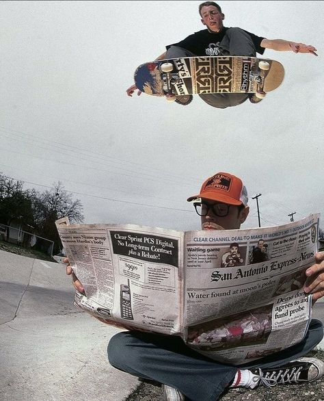 Skater Boy Room, Jeff Tremaine, Skateboard Photos, Johnny Knoxville, Skate Photos, Skate And Destroy, Skateboard Photography, Skater Boys, Vintage Skate