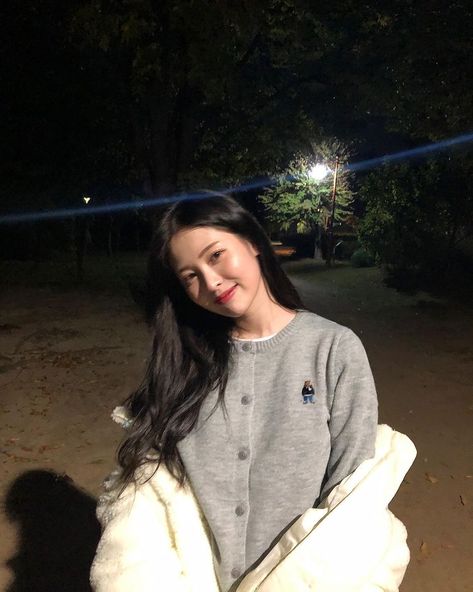 백예빈 (@yeb1n_100) • Instagram photos and videos Yebin Dia, T Shirts For Women, Instagram Photos, Photo And Video, Women's Top, T Shirt, Instagram