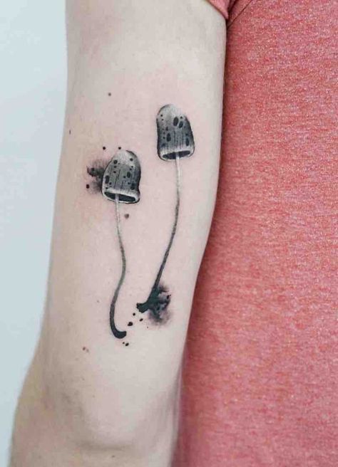 Fungi Art, Medieval Tattoo, Mushroom Tattoos, Bat Tattoo, Tattoo Graphic, Best Tattoos, Mushroom Art, Beautiful Body, Nature Tattoos