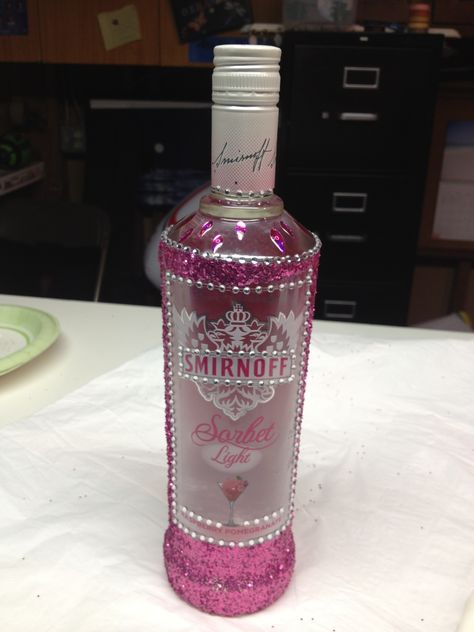 Decorating Vodka Bottles, Absolute Vodka Bottle Crafts, Bedazzled Vodka Bottle, Vodka Bottle Decoration, Decorated Vodka Bottle, Bedazzled Alcohol Bottle, Vodka Bottle Craft, Glitter Vodka Bottle, Glitter Bottle Diy Alcohol