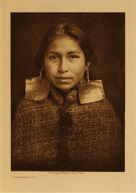 volume 10 Tsawatenok girl Edward Curtis, Coast Salish, Sacred Hearts, Portfolio Images, Native American Peoples, Native American Tribes, Native American History, Native American Culture, First Nations