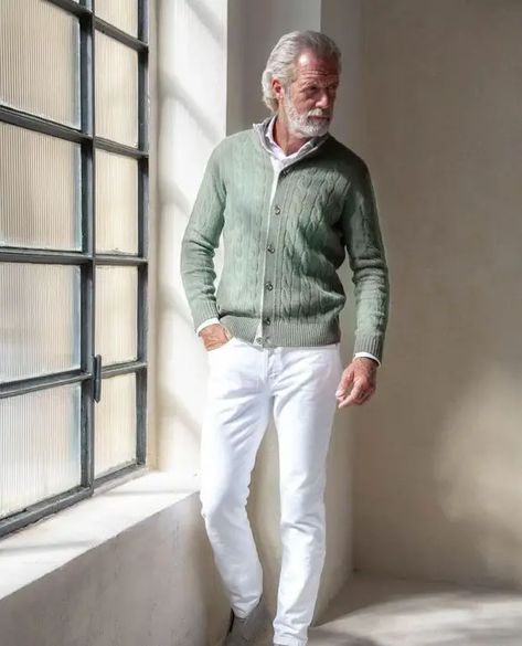 Inspiration for a stylish closet for men in their 60s and over 40 ideas - Fall Update 2024 60s Style Men, Plus Mens Fashion, Closet For Men, Fashion Trends Men, Stylish Closet, Old Man Fashion, Older Mens Fashion, Men Over 50, Semi Formal Attire