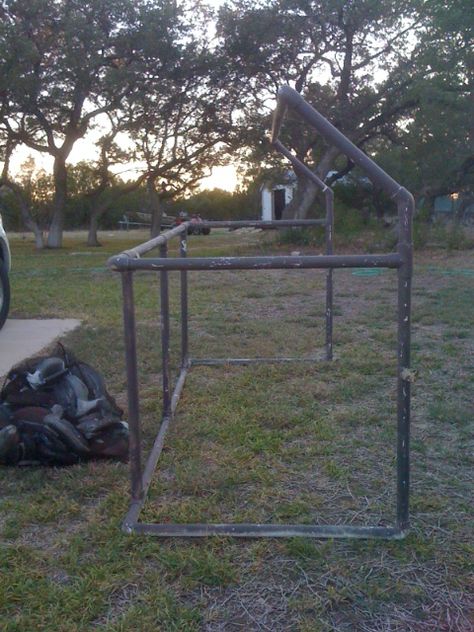 Cattle Pannel Duck Blind Ideas? - TexasBowhunter.com Community Discussion Forums Duck Blind Ideas, Diy Duck Blind, Goose Blind, Duck Blinds, Hunting Ground Blinds, Duck Hunting Blinds, Deer Blind Plans, Deer Habitat, Tree Stand Hunting