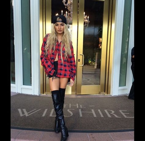 Princess Pia Mia Pia Mia Outfits, Pia Mia Style, Plaid Flannel Outfit, Princess Pia Mia, Pia Mia, Model Inspo, Young Fashion, Soft Grunge, Thigh High Boots