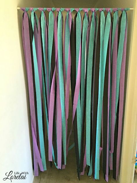 Seepage Wall Diy, Diy Curtain Room Divider Ideas, Dollar Tree Room Divider, Dividing Rooms Without Walls Diy, Fabric Room Dividers Hanging, Diy Hanging Room Divider, Hanging Room Dividers Diy, Diy Room Divider Easy, Curtains As Room Dividers