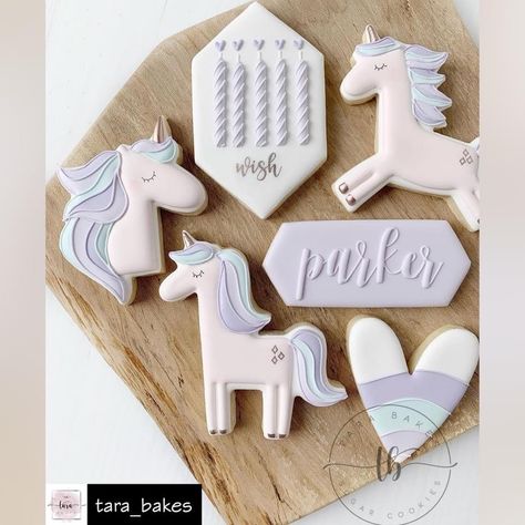 Unicorn Cookies Decorated, Cookie Workshop, Glazed Cookies, Girly Cookies, Royal Iced Cookies, Candle Cookies, Sugar Cookie Royal Icing, Unicorn Cookies, Summer Cookies