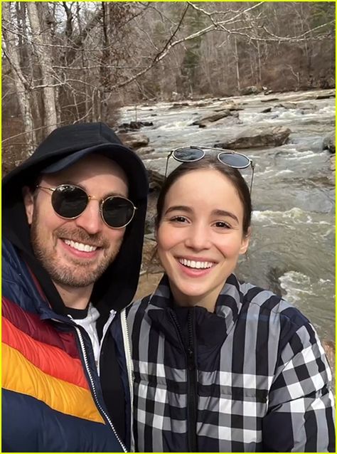 Chris Evans And Alba Baptista, Chris Evans Girlfriend, Dr Evans, Alba Baptista, Christopher Robert Evans, Warrior Nun, Christopher Evans, Robert Evans, Super Soldier