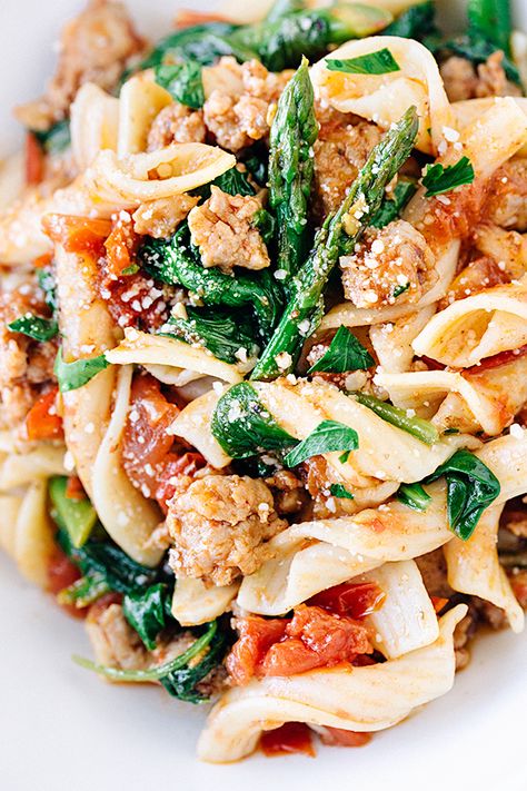 Sausage Pasta Recipes Easy, Spicy Italian Sausage, Sausage Pasta Recipes, Asparagus Pasta, Spicy Sausage, Perfect Pasta, Sausage Pasta, Asparagus Recipe, Fresh Tomatoes