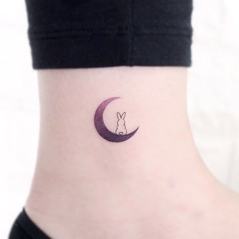 Hase Tattoos, Full Hand Tattoo, Moon Bunny, Our Mindful Life, Tattoo Moon, Moon Rabbit, Sailor Moon Tattoo, Moon Tattoos, Mouse Tattoos