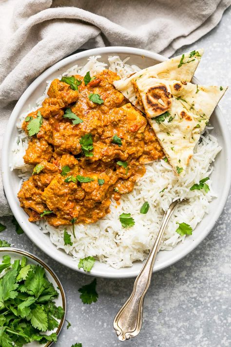 Chicken Tikka Masala Recipe Creamy Yogurt, Chicken Tikka Masala, Indian Curry, Skinny Taste Recipes, Cook Chicken Breast, Chicken Tikka, Tikka Masala, Boneless Chicken, Healthy Meal Prep