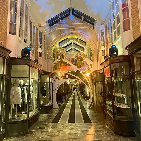 Historic Facts, Burlington Arcade, Duke Of Devonshire, Side Garden, Royal Academy Of Arts, Royal College Of Art, Shopping Malls, London Street, Bond Street