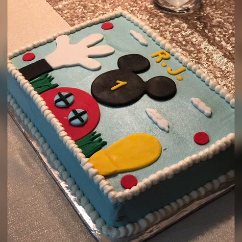 Mickey Mouse Sheet Cake, Cake 1 Year, Mickey Mouse Clubhouse Cake, Mickey 1st Birthdays, 3rd Birthday Boys, Mickey Mouse Themed Birthday Party, Mickey Mouse Decorations, Mickey Birthday Party, 1st Birthday Cakes