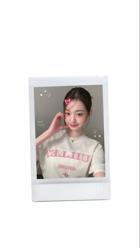 Icon Ideas Aesthetic, Wonyoung Wallpaper, Wallpaper Tumblr Lockscreen, Camera Tattoo, Kpop Iphone Wallpaper, Icon Ideas, Bow Wallpaper, Cocoppa Wallpaper, Soft Wallpaper