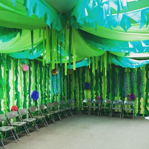 Creation Decorations Vbs, Jungle Journey Vbs, Vbs Craft Ideas, Vbs Jungle, Weird Animals Vbs, Jungle River, Jungle Crafts, Vbs Craft, Jungle Theme Classroom