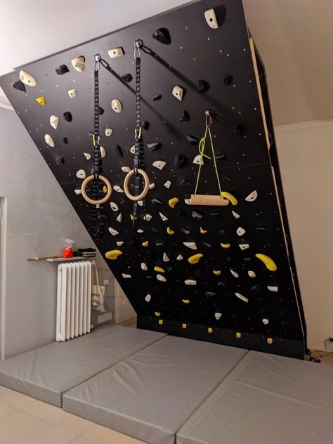 Climbing Room Ideas, Climbing Wall In Bedroom, Attic Climbing Wall, At Home Climbing Wall, Home Bouldering Wall, Rock Climbing Wall In House, Home Climbing Gym, Home Rock Climbing Wall, Climbing Wall Diy