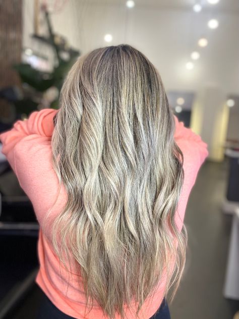 Beige blonde foliage Foliage Hair Vs Balayage, Blond Foliage, Blonde Foliage On Dark Hair, Blonde Foliage On Brown Hair, Beige Blonde, Hair Studio, Blonde, Hair Color, Long Hair Styles