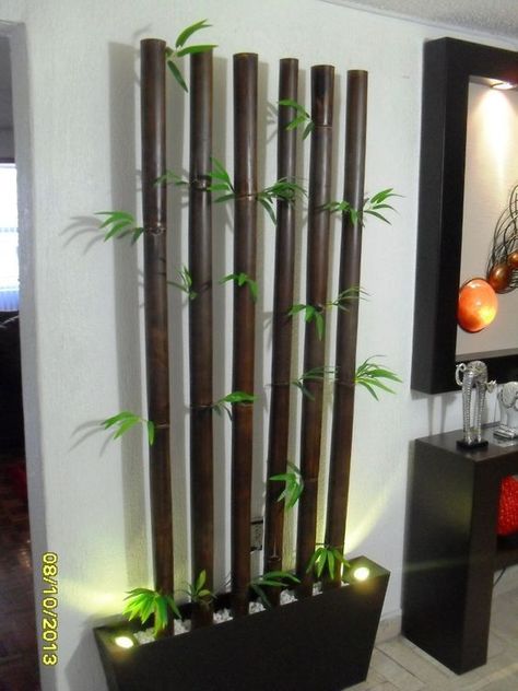 Hermosas ideas para decorar con bambú - Dale Detalles Artificial Plants Decor, Bamboo Decor, Decoration Restaurant, Artificial Plants Outdoor, Small Backyard Gardens, Bamboo Crafts, Bamboo Tree, Spa Room, Massage Room