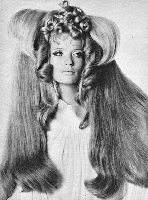 1960s architectural hairstyle, photographed by Irving Penn for French Vogue Veruschka 1960s, Hair Sculpting, Hair Filler, Colleen Corby, Patti Hansen, Olivia Hussey, Pattie Boyd, 60s Hair, Jean Shrimpton