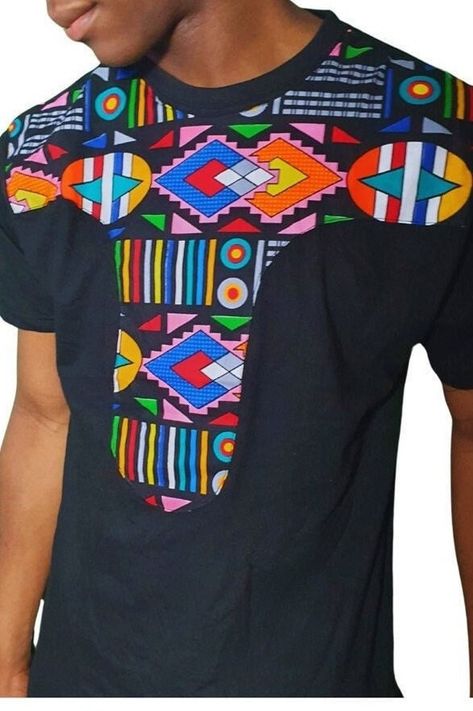 Tee-shirts customisés wax Taille XXL à col rond par AKERYRsJEWELLs sur Etsy Triangle Pattern, African Wear, Brilliant Colors, Leaf Pattern, Beautiful Colors, Tee Shirt, Round Neck, Tee Shirts, Wax