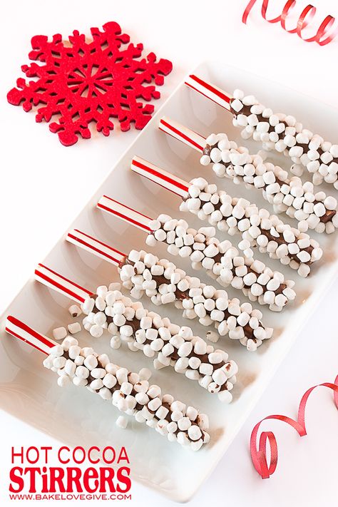 Hot Chocolate Marshmallow Stirrers, Bar Decorating Ideas, Candy Spoons, Coffee Bar At Home, Christmas Hot Chocolate Bar, Kitchen Coffee Bar, Bar At Home, Hot Chocolate Spoons, Home Bar Kitchen