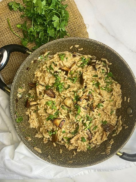 Caramelized Shiitake Mushroom Risotto with Tahini Mexican Fried Rice, Salmon Risotto, Rice Menu, Brown Rice Pilaf, Rice Substitute, Tomato Risotto, Garlic Fried Rice, Saffron Rice, Risotto Rice