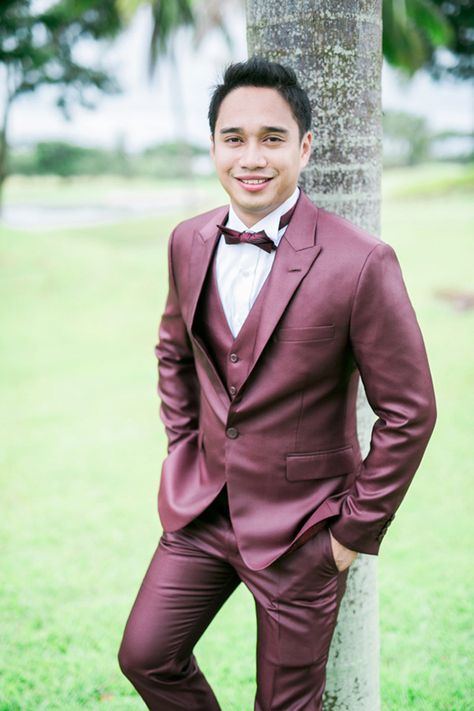 Burgundy Groom Suit | Photo: Law Tapalla Photography Burgundy Groom, Groom Suit Ideas, Grooms Suits, Reception Suits, Purple And Burgundy, Formal Suits Men, Groom Suits, Groom Fashion, Wedding Tux